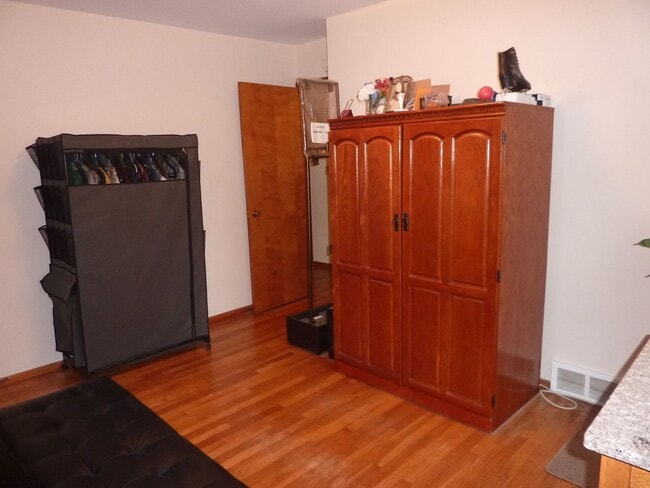 Building Photo - Mayfield Hts Ranch for Rent