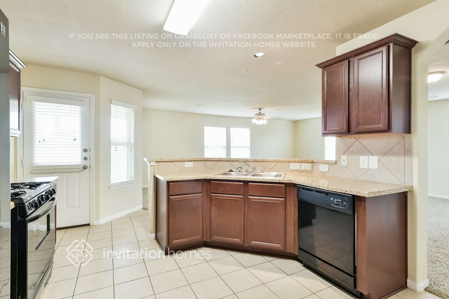 Building Photo - 5902 Deep S Dr