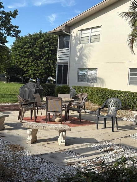 Building Photo - 57 Dorchester E