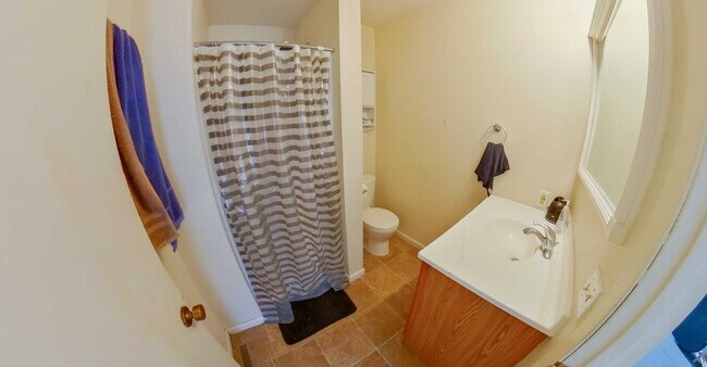 Building Photo - 3D Tour Available - 3 Blocks to KSU Campus & 5 Blocks to Aggieville + Washer & Dryer Included! Av...