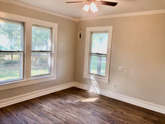 Building Photo - $500 OFF FIRST MONTH'S RENT-COMPLETE REMODEL-NORTH SHREVEPORT-BLANCHARD AREA