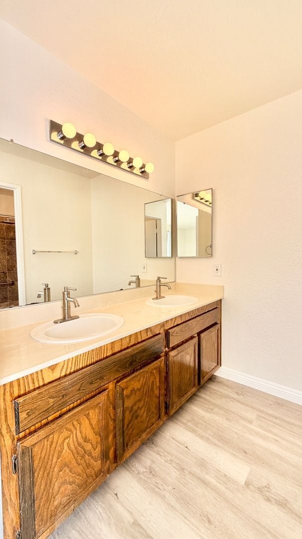 Building Photo - Wonderful Split-level Home with Spacious B...