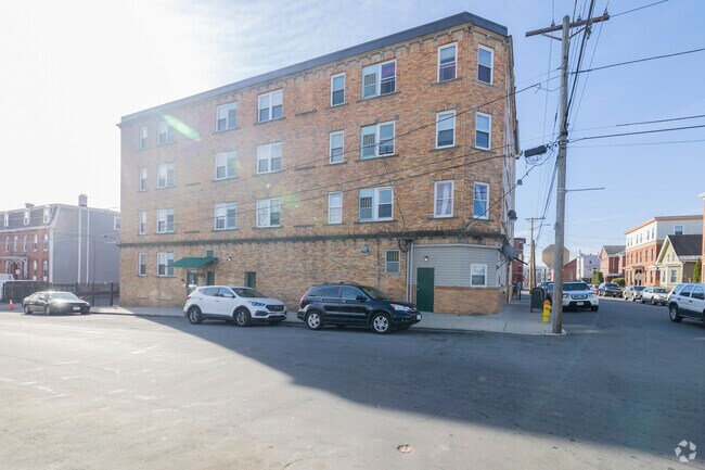 Alternative View - 71-73 Newbury St