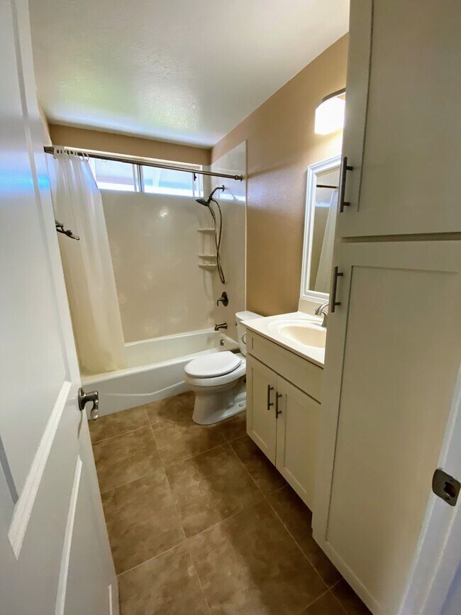 Building Photo - 341YOS