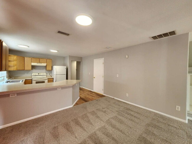 Building Photo - Great 3 Bed Ranch Style Home In Green Valley Ranch Neighborhood