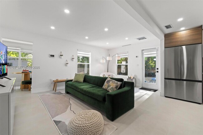 Building Photo - 4430 NW 1st Ave