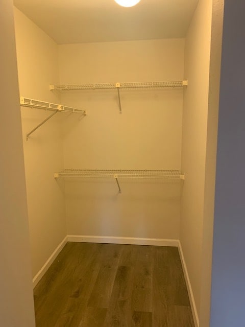 Walkin Closet - 9 Captains Ct