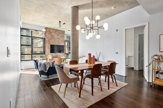 Building Photo - Modern Chic 2 bedroom at M2i