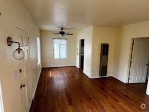 Building Photo - Oregon St. Triplex