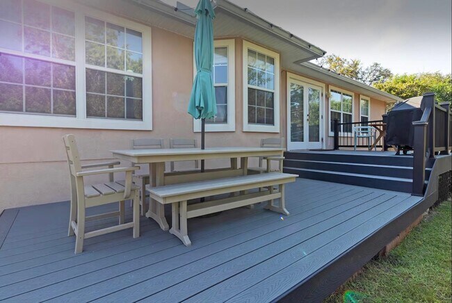 Building Photo - 5340 4th St