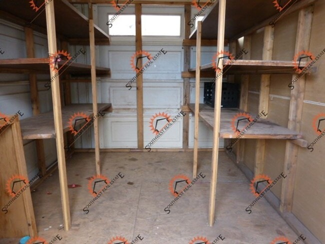 Building Photo - Super cute 2 bedroom 1 bath home