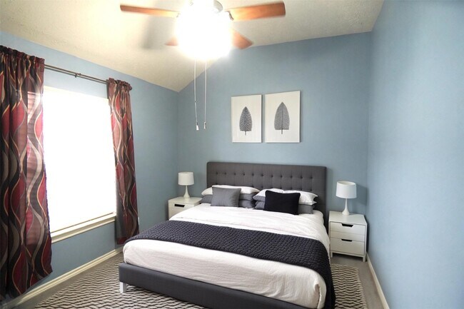 Building Photo - 6006 Country Ridge Dr