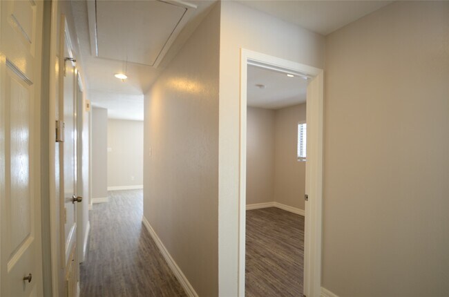 Building Photo - 76 S Wavy Oak Cir