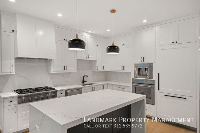 Building Photo - 2658 N Bosworth Ave