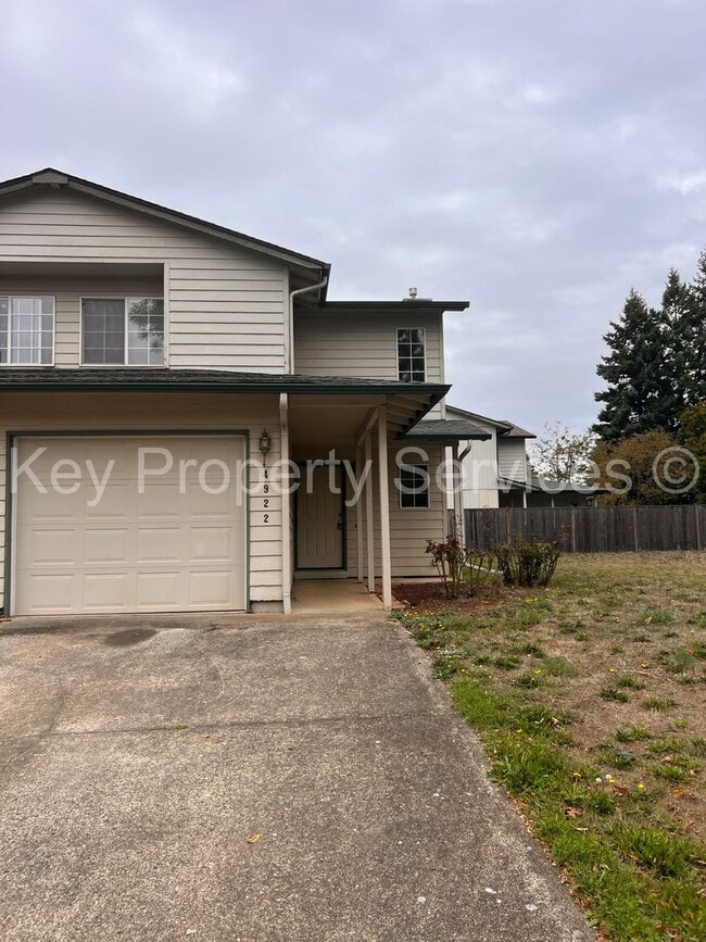 Building Photo - Bagley Downs Townhouse with Yard and Garage
