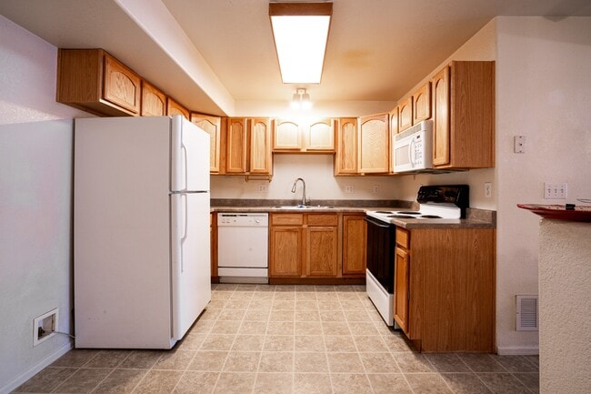 Building Photo - 615 Bosque Vista Point