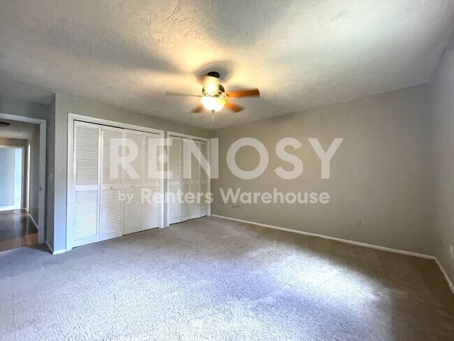 Building Photo - Largo - 4 Bed/2 Bath Single Family Home with Fenced Yard