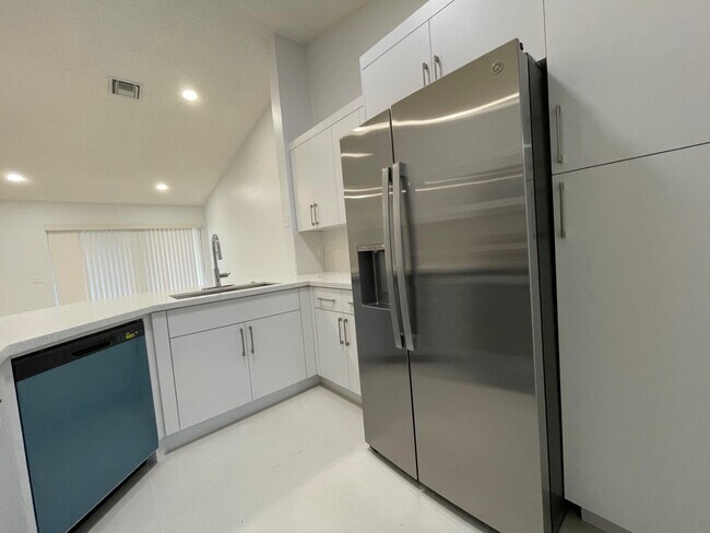Building Photo - 1630 Zenith Way