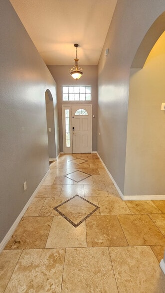 Building Photo - 2713 Barnsley Ln