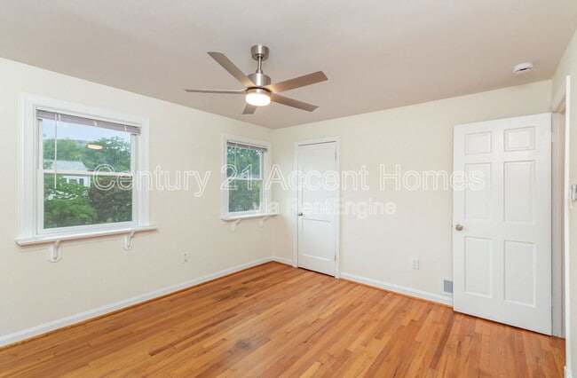 Building Photo - 2032 Arlington Ter