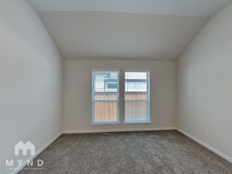 Building Photo - 3128 Cottontail Dr