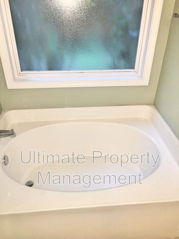 Building Photo - 105 Southern Magnolia Ct