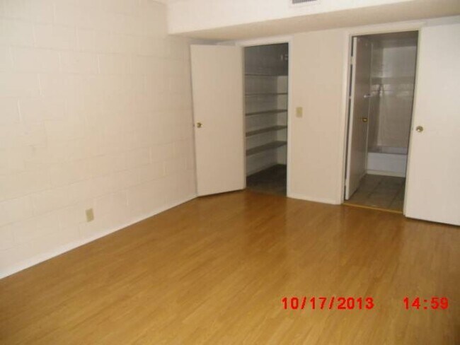 Building Photo - Affordable 1 Bedroom Condo in Central Las ...