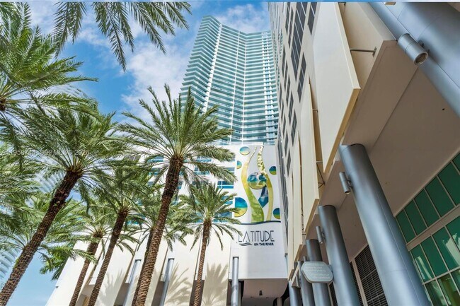 Building Photo - 185 SW 7th St