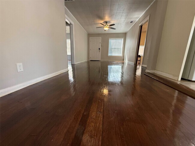 Building Photo - 7607 Hemlock St