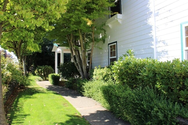 Building Photo - Experience Downtown Gig Harbor living in t...