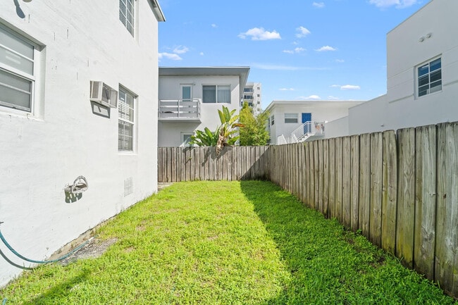 Building Photo - 1241 13th St