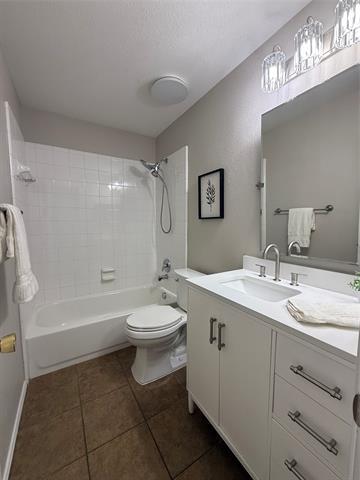 Building Photo - 705 Baldwin Rd