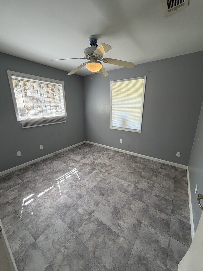 Building Photo - 617 Damaka Dr