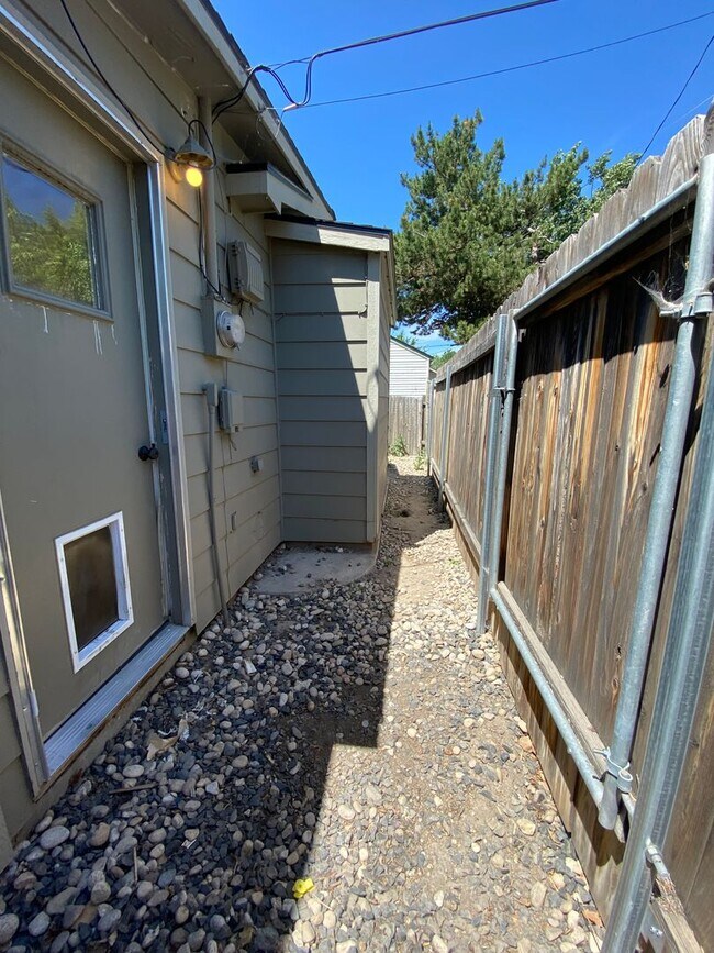 Building Photo - 1 Bedroom Home next to the Whitewater Park...