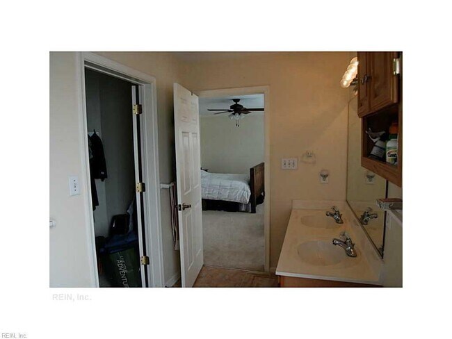 Building Photo - LAKE FRONT CONDO