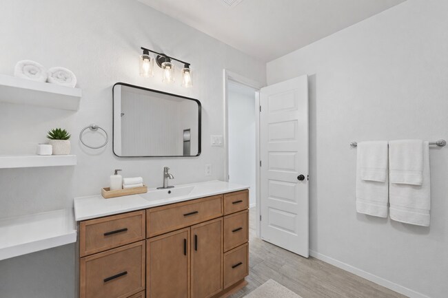 Building Photo - Chic, Bright, and Inviting - Welcome to Lark!