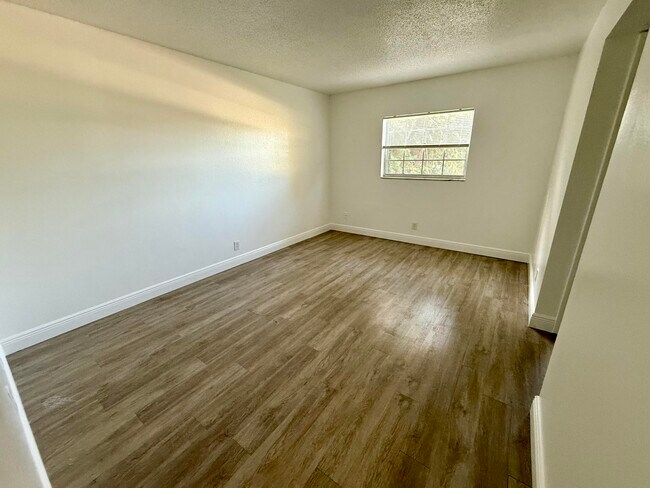 Building Photo - 3431 Helena Dr