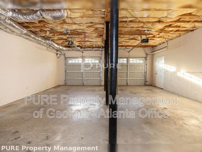 Building Photo - 145 Shady Ln