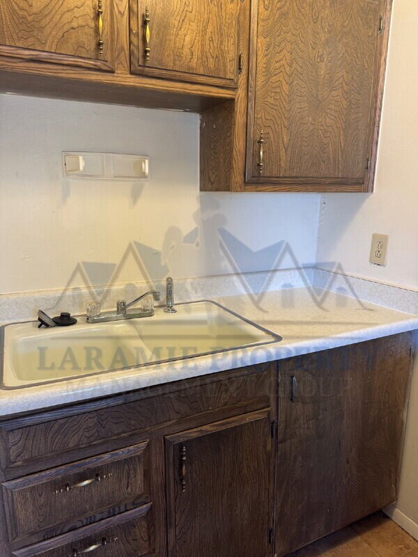 Building Photo - 706 Downey St