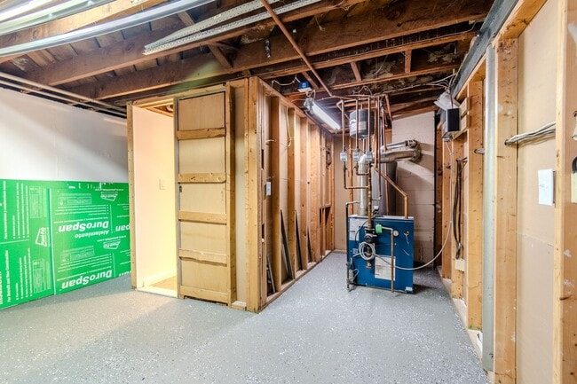 Building Photo - Beautifully Updated 3-Bedroom Home with Finished Basement & Spacious Backyard in Prime Royal Oak ...