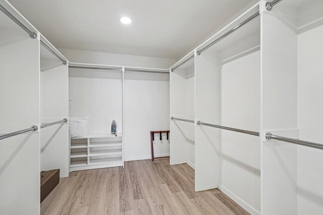 Building Photo - 55285 Laurel Valley