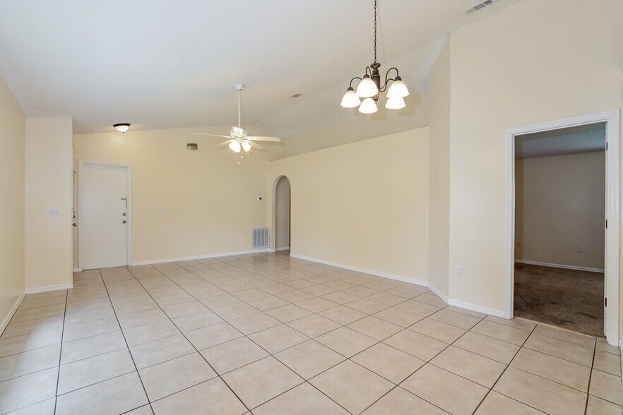Building Photo - 12641 Parkbury Dr