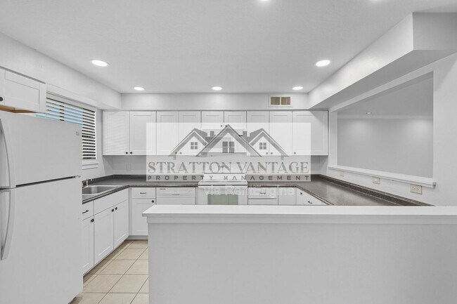 Building Photo - 4114 E Calle Redonda