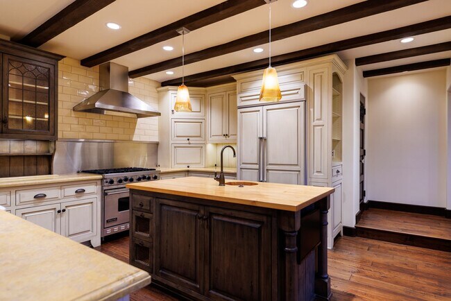 Building Photo - Delightful Private 3BR/4.5BA + Office Home in Del Mar