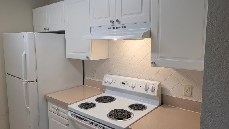 Building Photo - 18001 Richmond Pl Dr