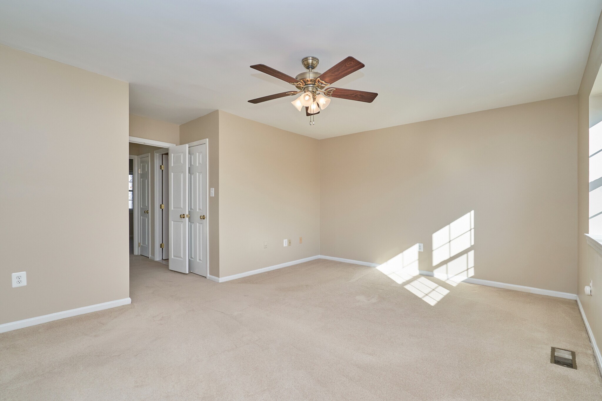 Building Photo - 8038 Sleepy View Ln