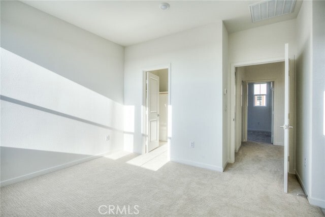 Building Photo - 5999 Huntington Dr