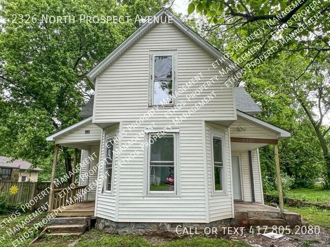 Primary Photo - 2326 N Prospect Ave