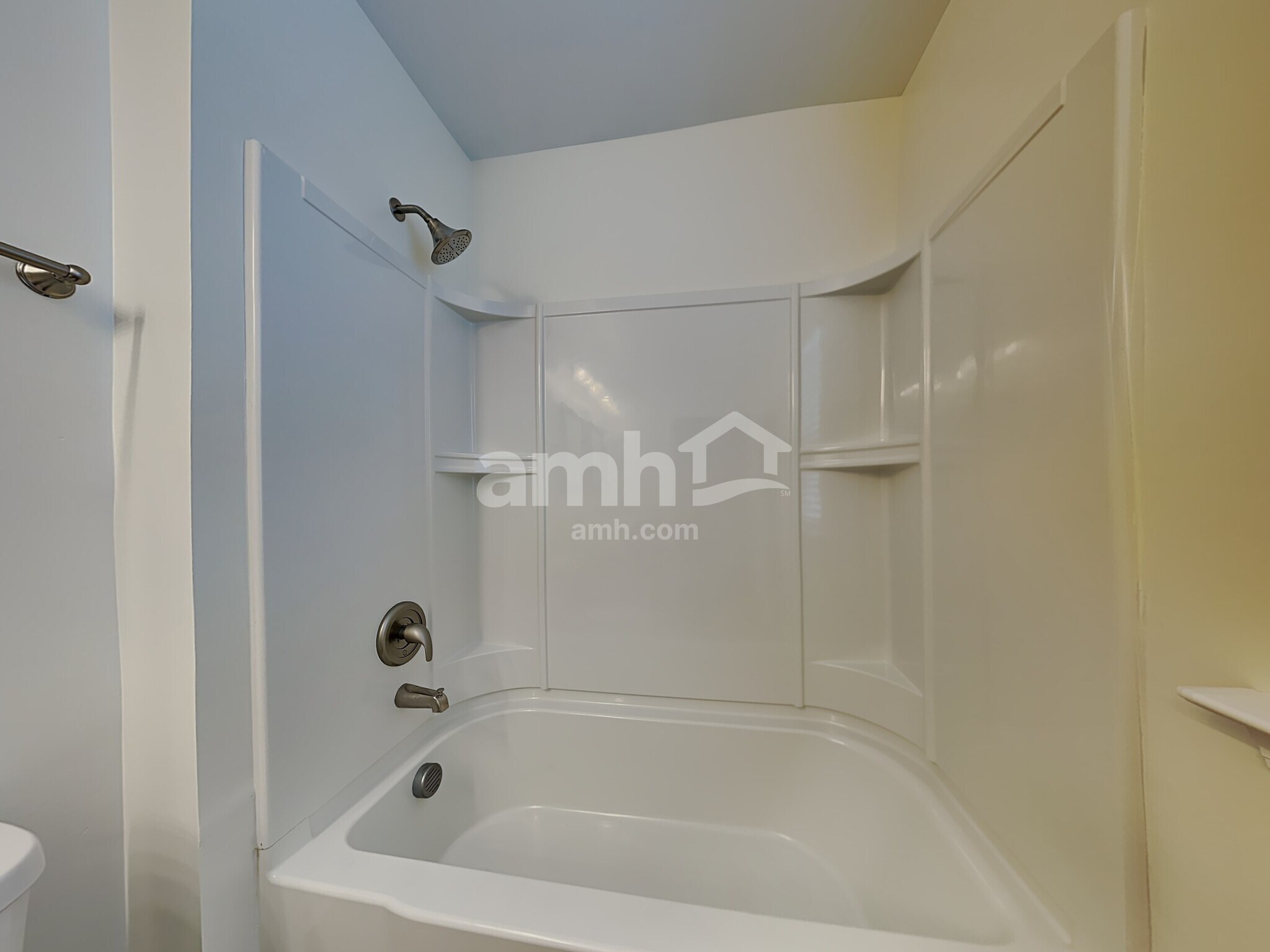 Building Photo - 7 Gardenia Dr