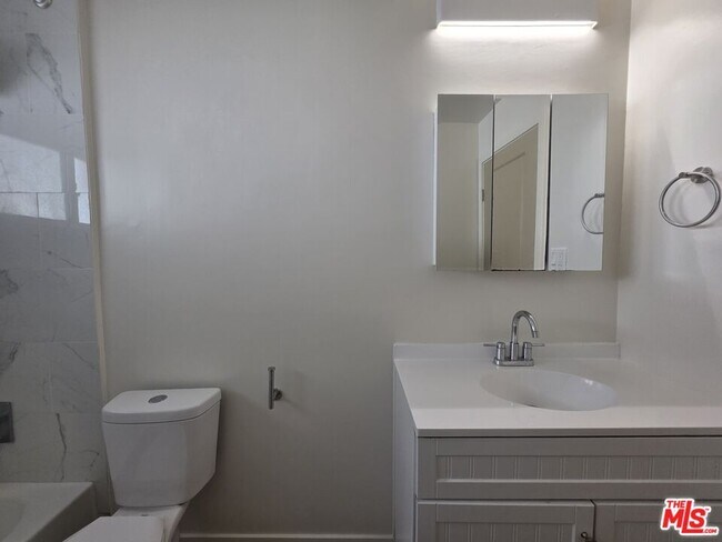 Building Photo - 11021 Missouri Ave